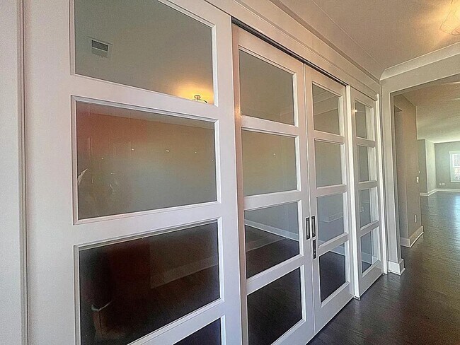 Photo - 213 Bank Swallow Wy