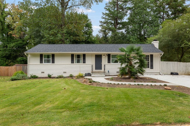 Building Photo - 551 Lyle Dr SE