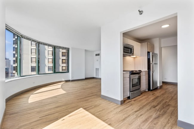 Photo - 463 E Ohio St