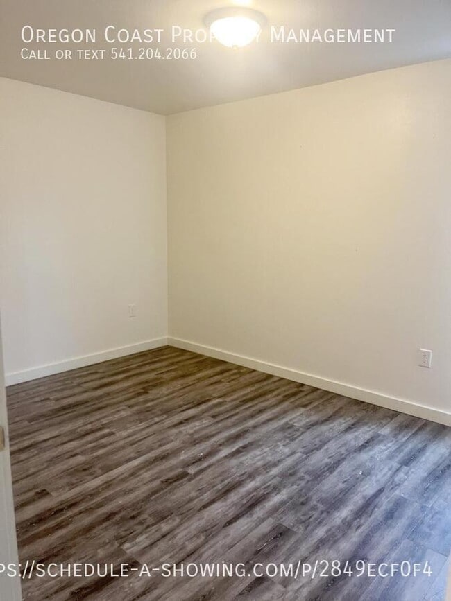 Photo - 170 SW Strawberry Ln Unit A