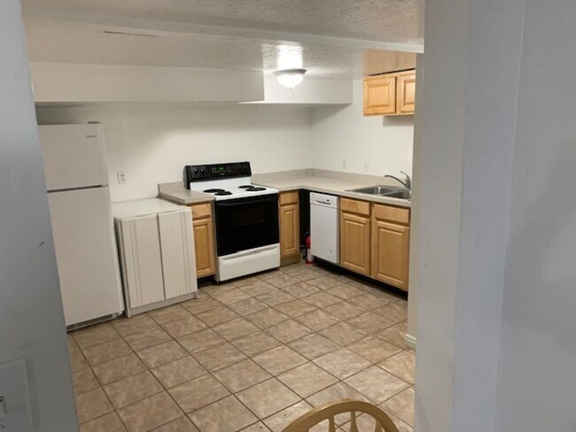 Building Photo - Payson TFH Unit 2