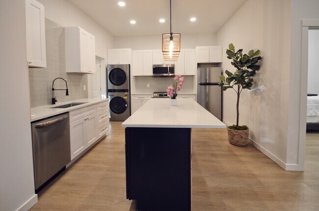 Photo - 6111 S 124th St