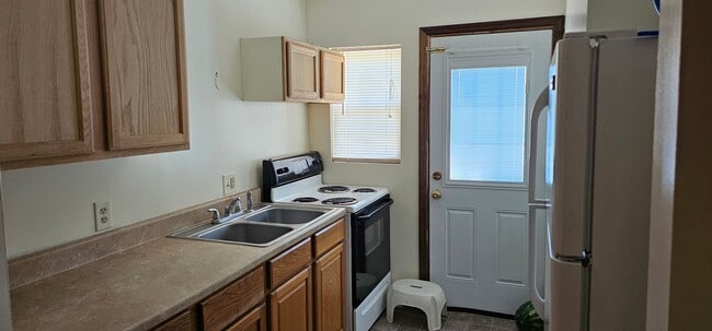 210 E Washington St Unit 210