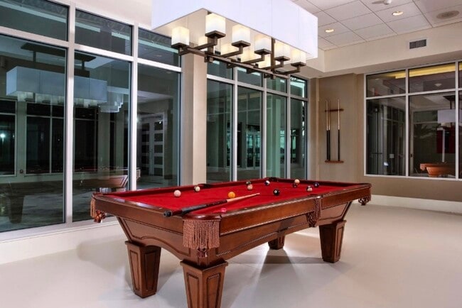 Photo - 231 Riverside Dr Unidad 1504-1