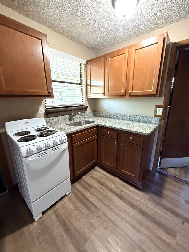 Photo - Upstairs 2BR/1BA Riverside Duplex Apartment