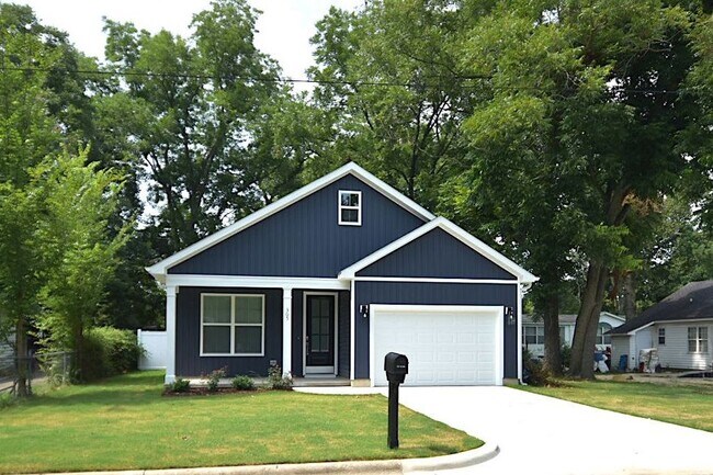 305 W Watson St - 305 W Watson St