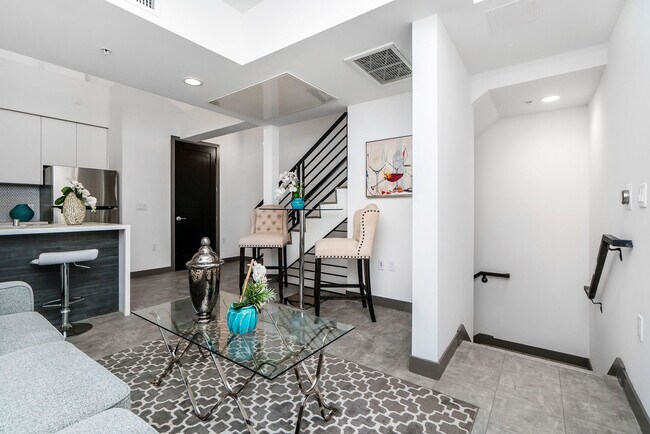 Photo - 3821 W Avenue 43