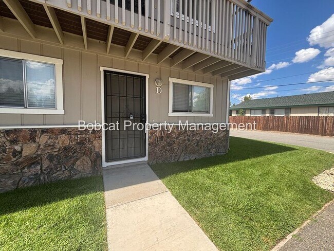 Building Photo - 1516 South Ct Unit D