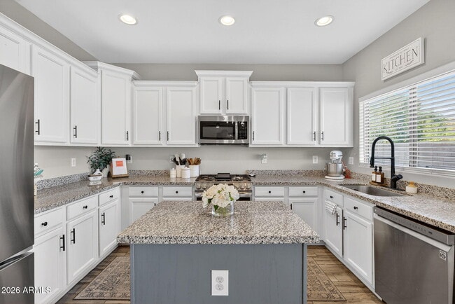 Photo - 118 W Dragon Tree Ave
