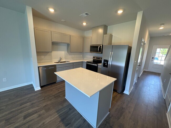 Photo - Beautiful 3BR Townhome in Prime Lebanon Location