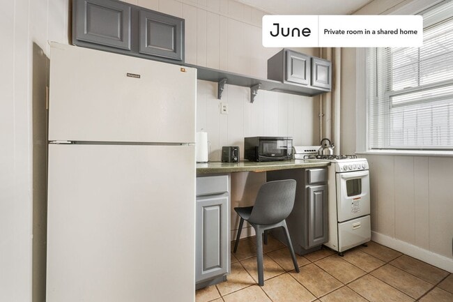 Photo - Room in Shared 3 bed/1 bath home Unit B