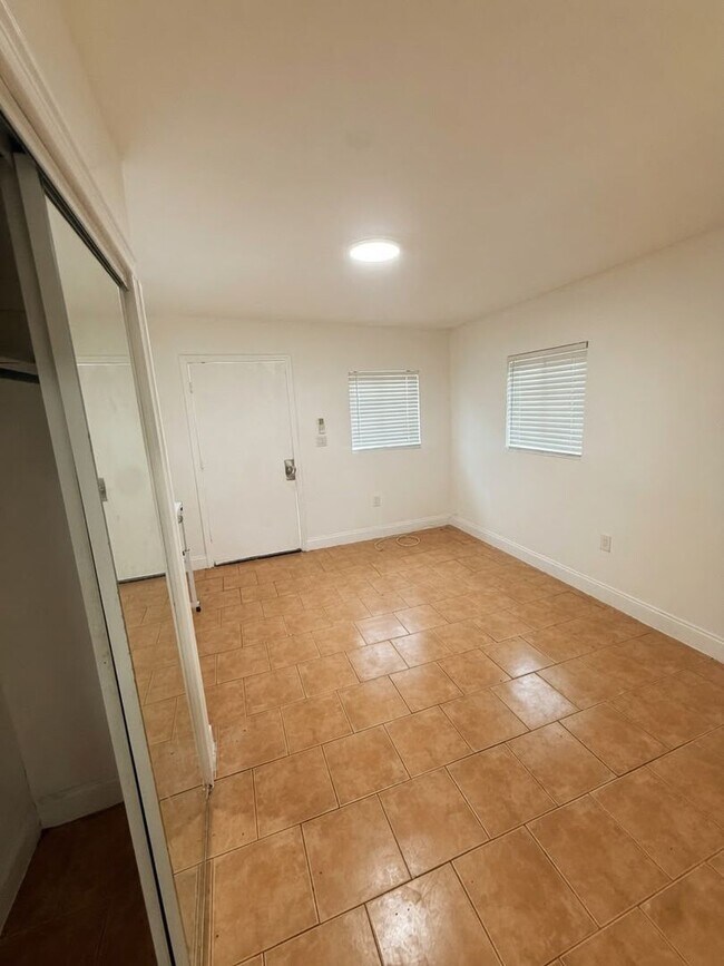 Photo - JKRK properties - 785 Unit 785 - B