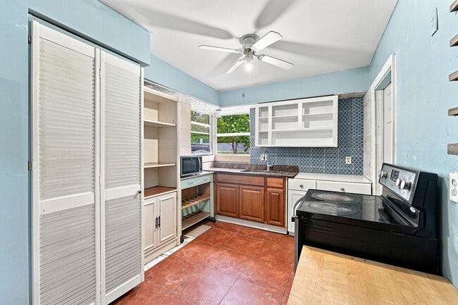 Photo - 4031 NW 7th Ave