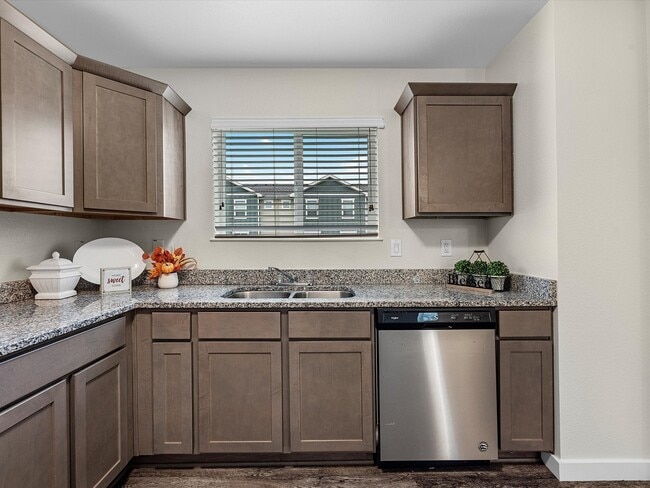 Photo - 21155 Gosling Rd