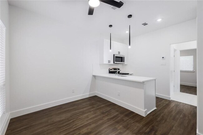 Photo - 908 Poplar St Unit 105