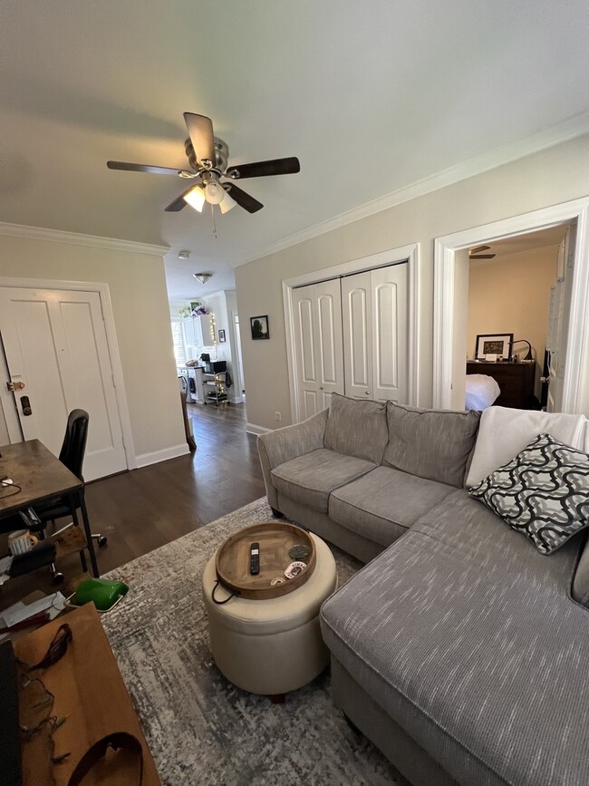 Photo - 3819 N Greenview Ave Unidad 1S