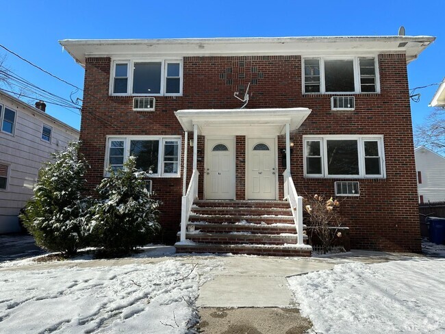 Building Photo - 147 Main St Unit 2 Rental