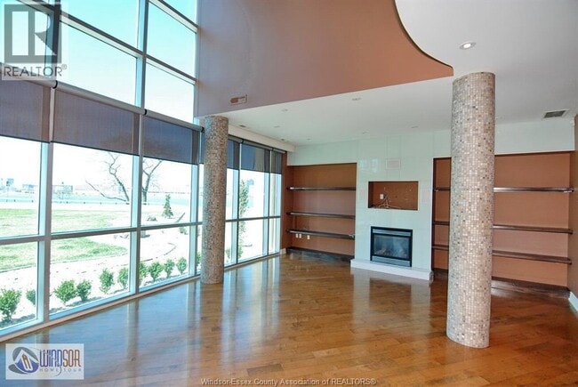 Photo - 1225 Riverside Dr W Unité 102