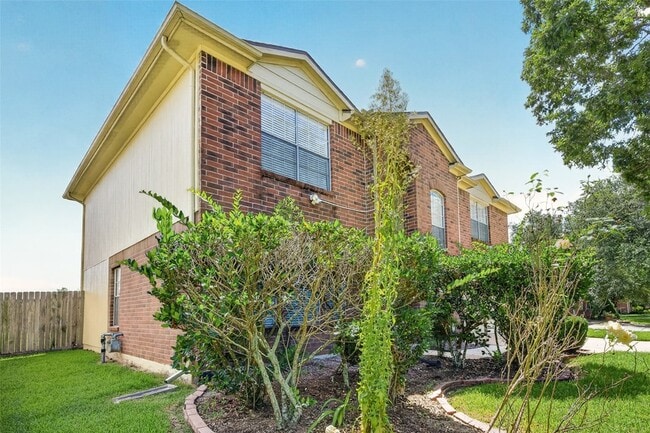 Photo - 1806 Oak Ridge Dr