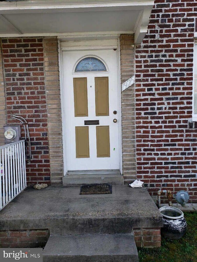 Photo - 1925 D St NE