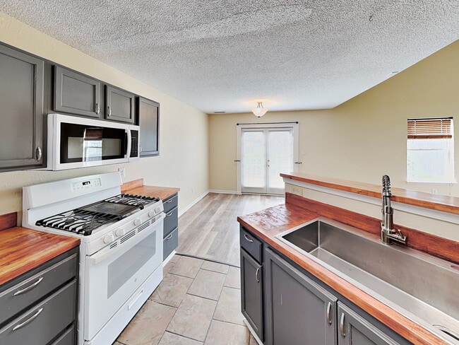 Photo - 385 Kimbrough Dr