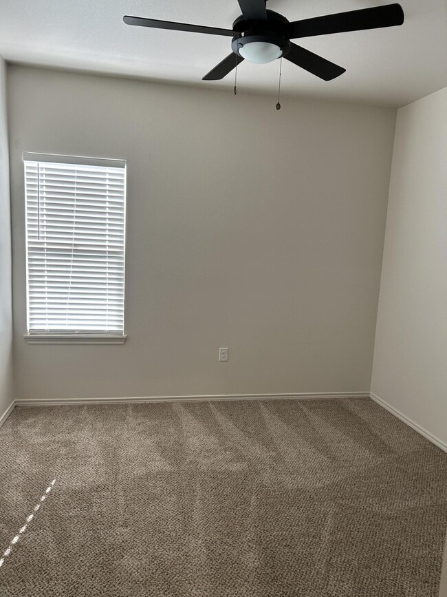 Photo - 11605 Evanston Ave