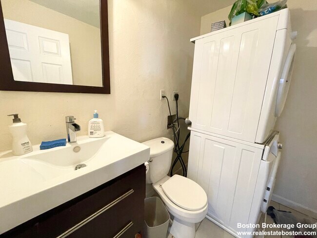 Photo - 7 Iroquois St Unit 3