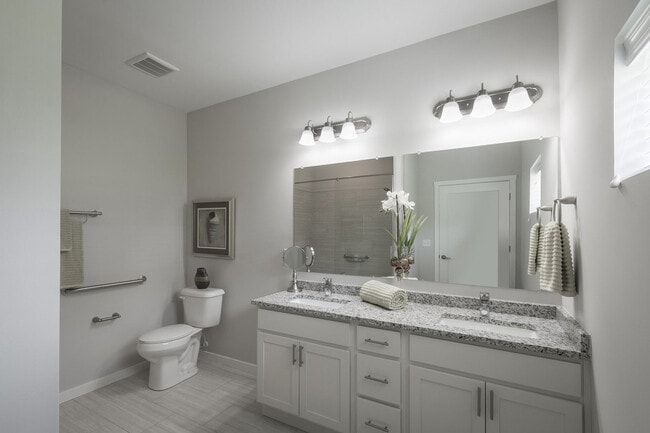 Primary Bath - Dogwood Commons