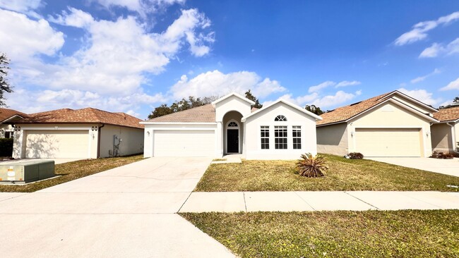 Spacious 4 bedroom 2 bathroom Home in Sanford - Spacious 4 bedroom 2 bathroom Home in Sanford