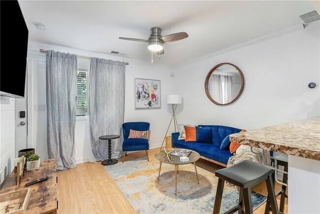 Photo - 210 Sampson St NE Unidad 3