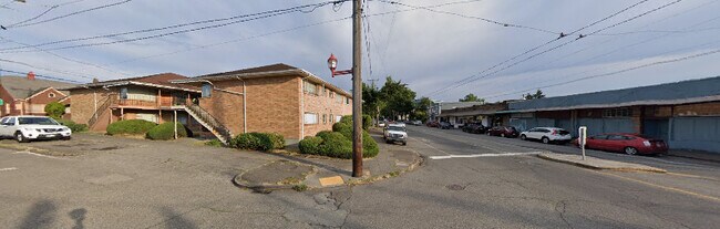 Photo - 1747 S Hanford St