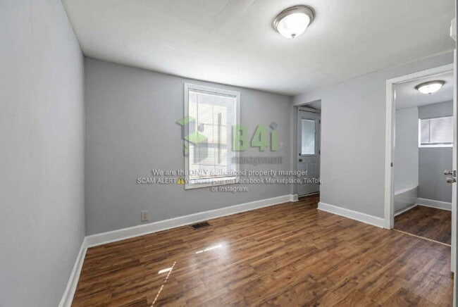Photo - 204 E Crovat St
