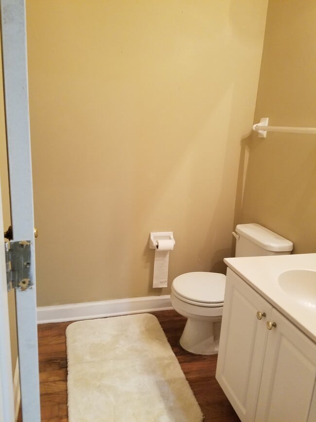 Photo - 104 Island Crest Cir