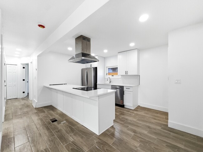 Photo - 2090 Moran Ave