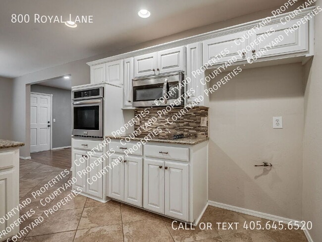 Building Photo - 800 Royal Ln Rental