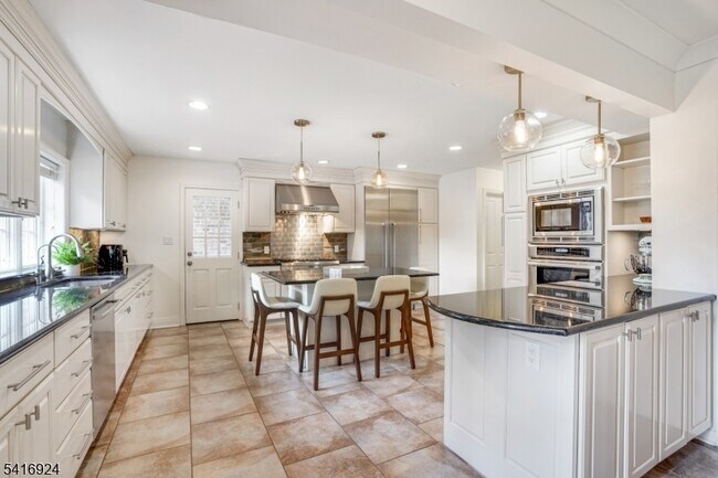 Photo - 304 Forest Dr S