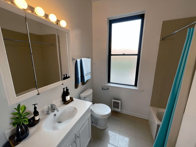 Buena Terrace - 4242 N Sheridan Rd