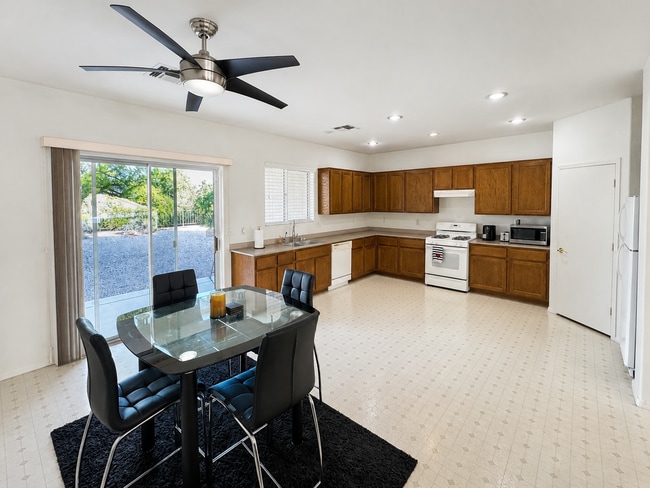 1935 Valley Center Dr