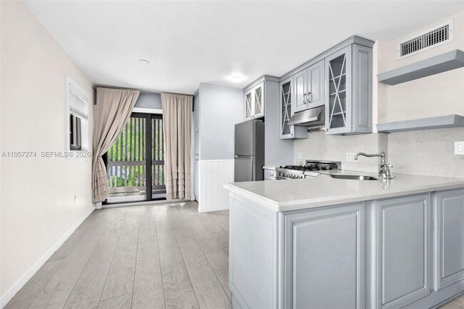 Photo - 3265 Virginia St Unidad 14