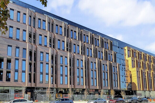 Photo - 1720 Bayview Ave