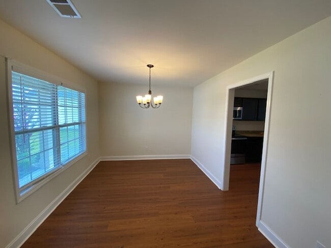 Photo - 3 Bedroom 2 Bath home in LEXINGTON.