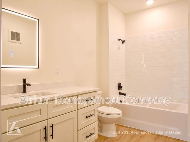 Photo - 221 S Bumby Ave