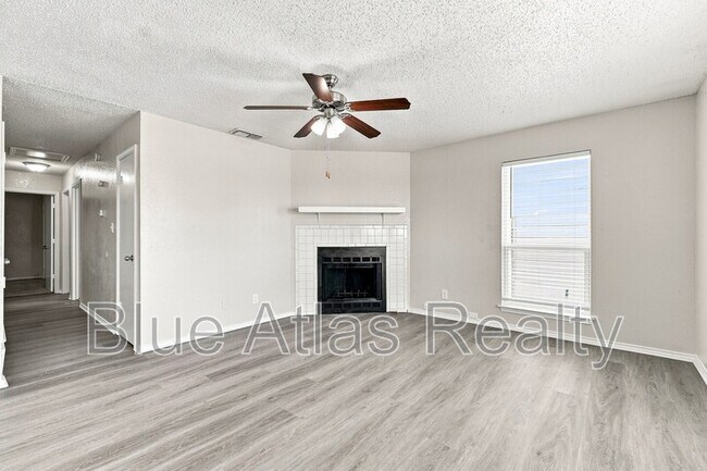 8133 Foxfire Ln