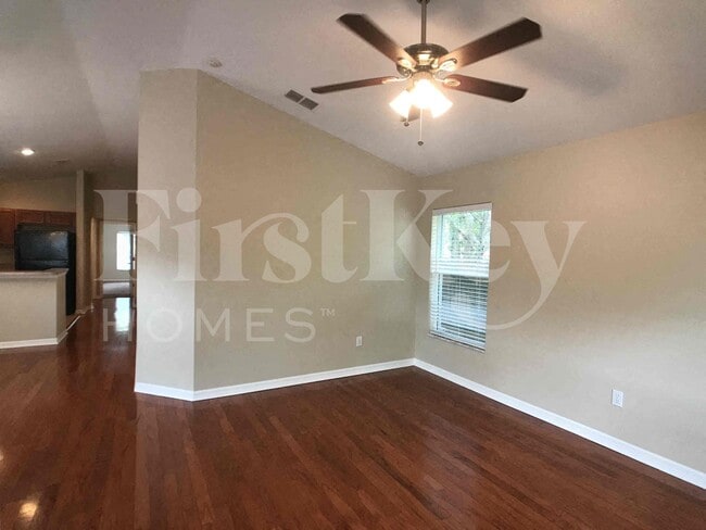 Photo - 1736 W Pine St
