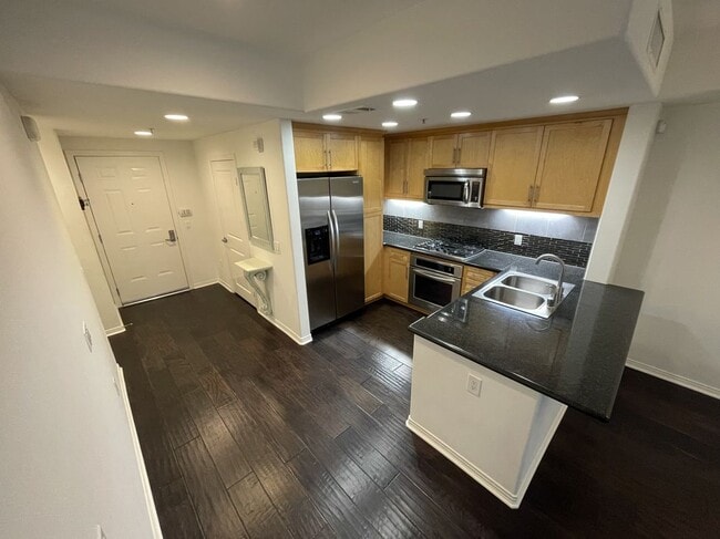 Photo - 931 E Walnut St Unidad 213