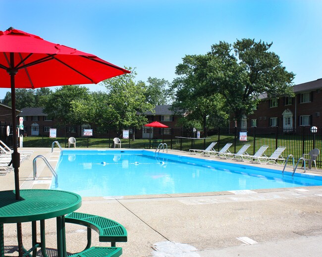 Sharondale Woods Apartments