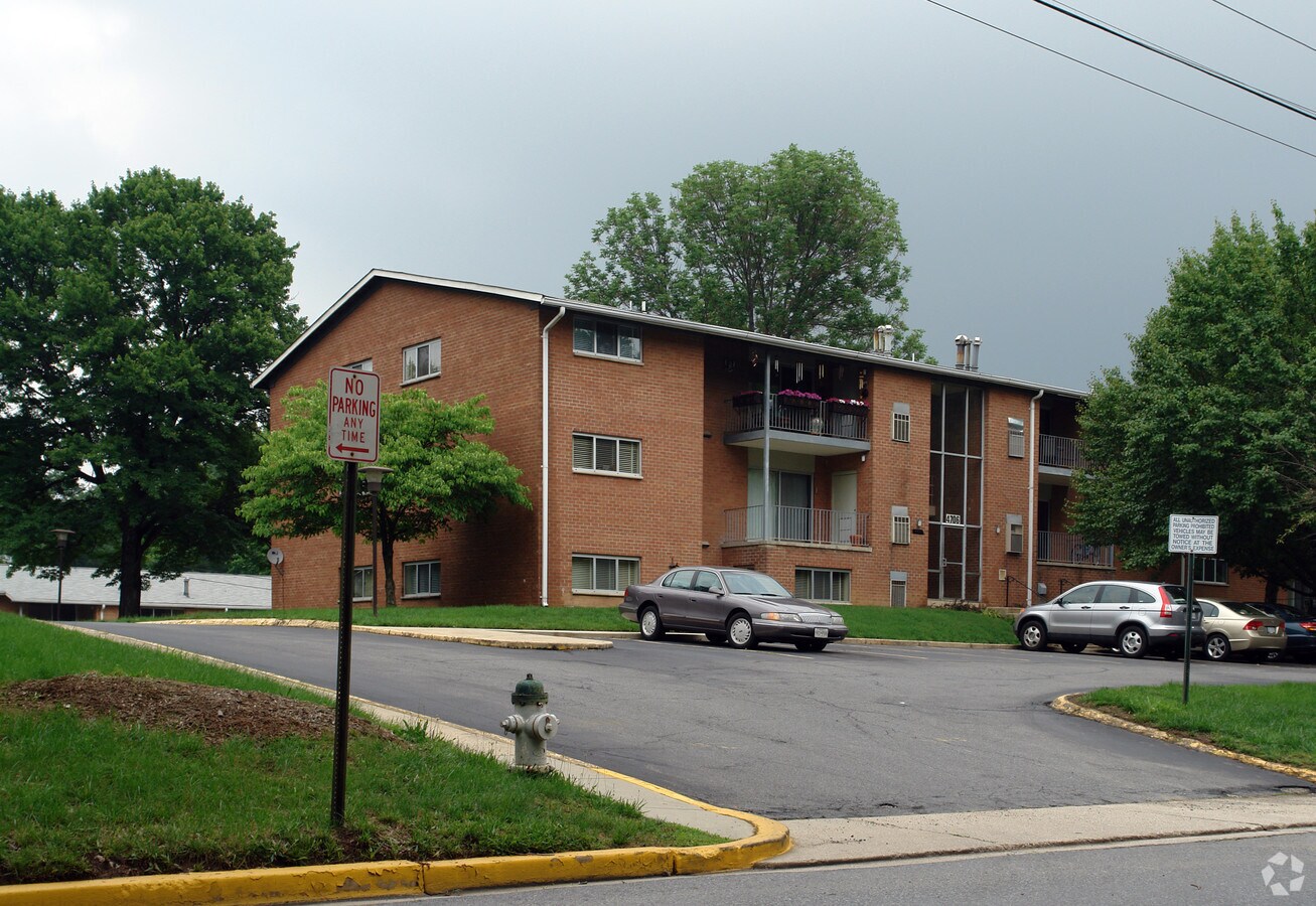 Ferris Manor - Ferris Manor Apartments
