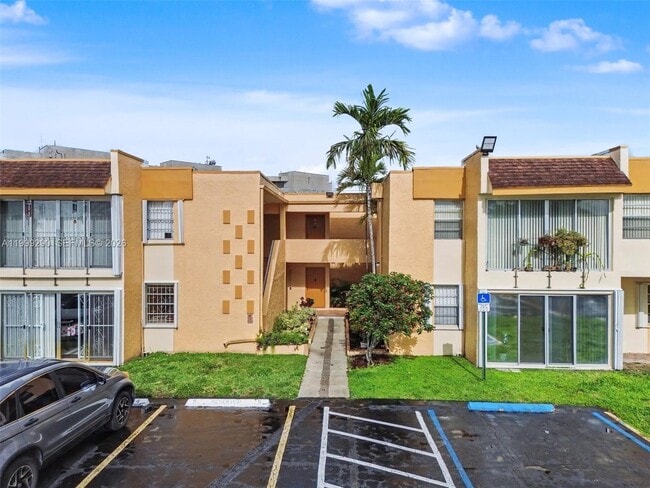 Building Photo - 9340 W Flagler St Unit 207B