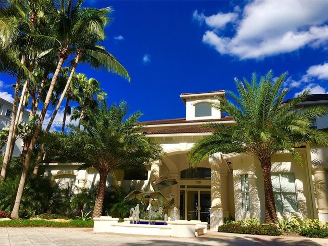 Building Photo - 3255 NE 184th St Unit 12315