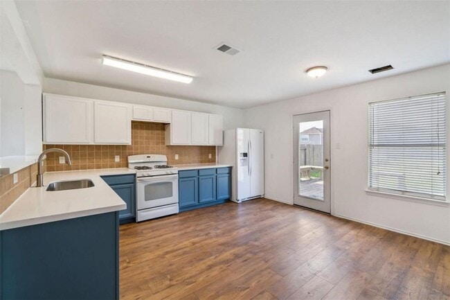 Photo - 3519 Avalon Castle Dr